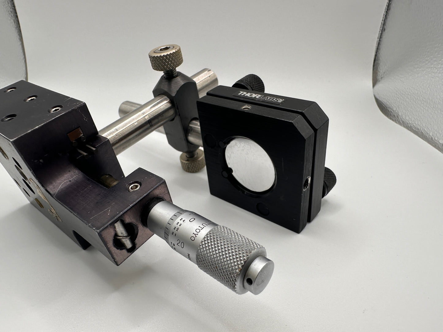 Thorlabs Optical Mirror w/ Mitutoyo Micromanipulator