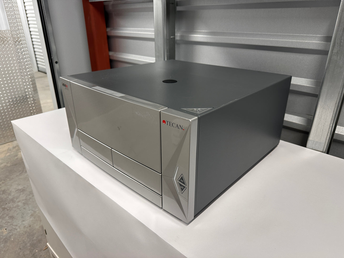 Tecan Infinite M1000 Pro Microplate Reader w/ Software and Manual
